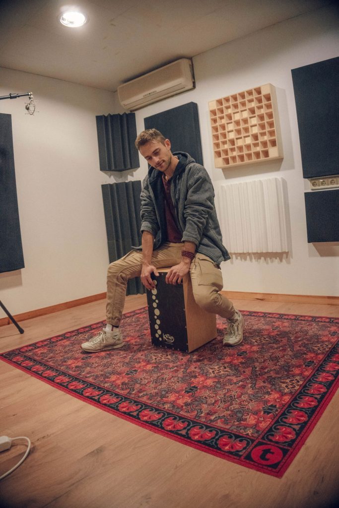 ONLINE CAJON LESSONS WITH VICTOR GARCIA